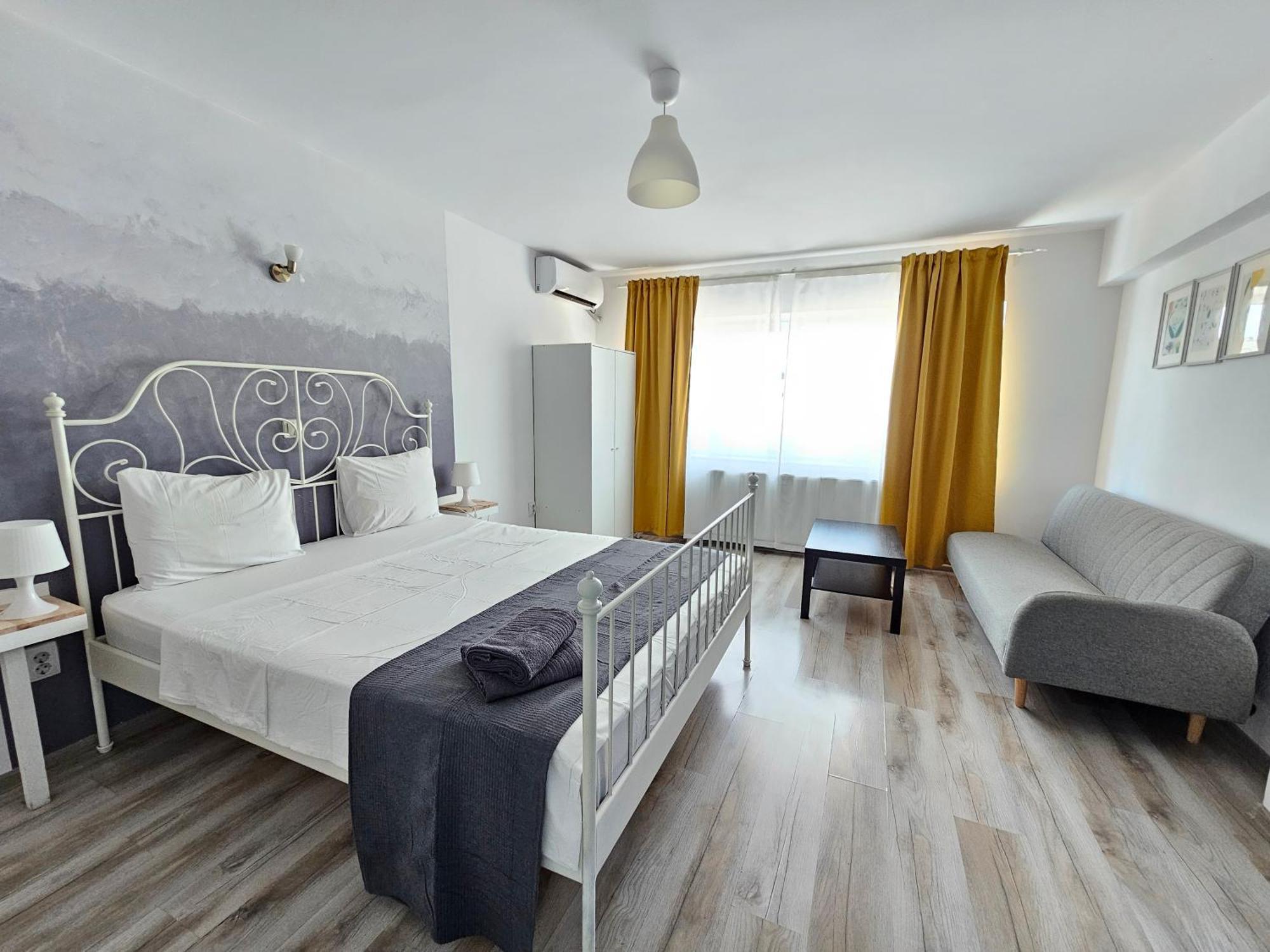 Apartment Color Old Town Center *