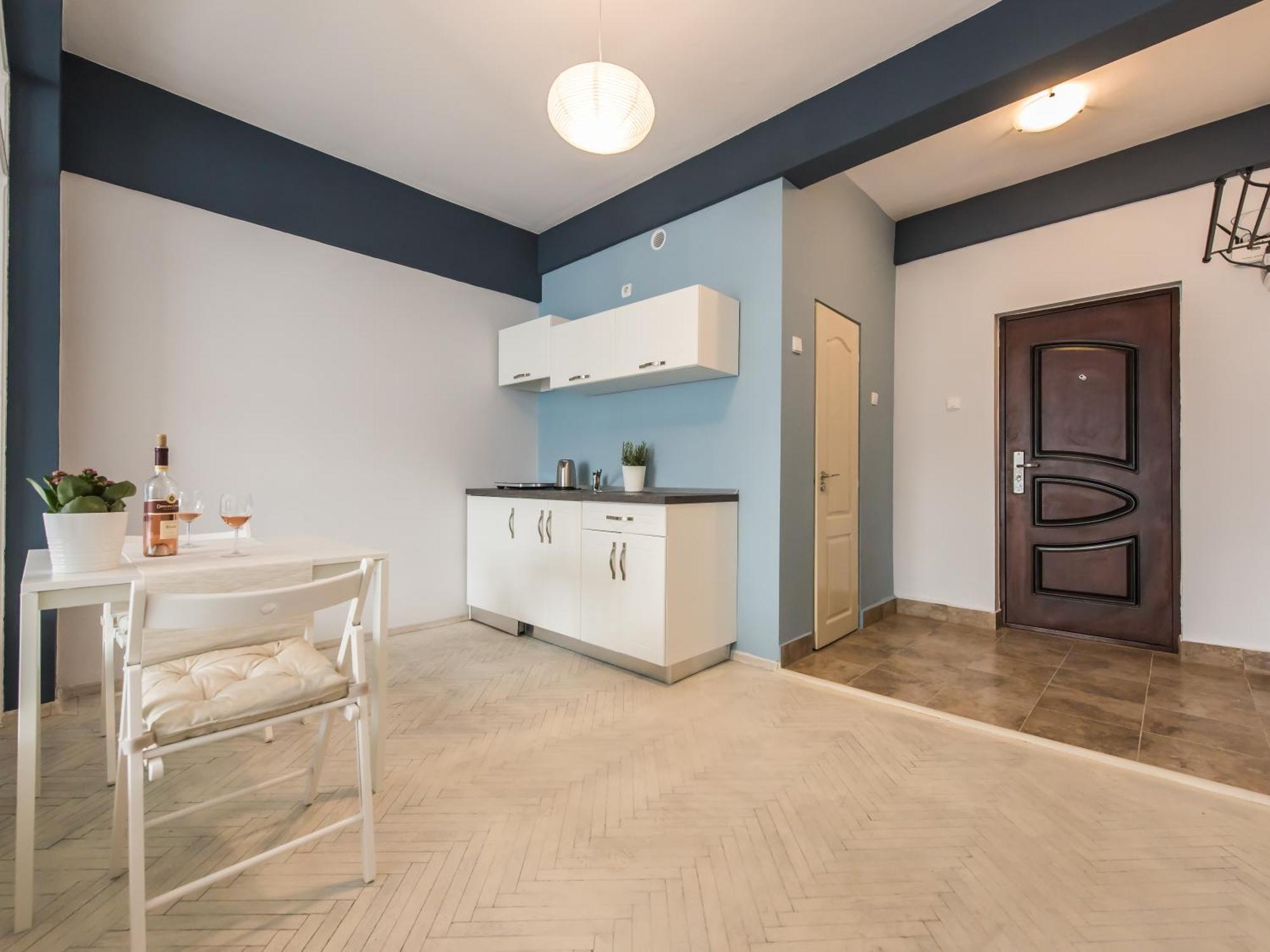 Color Old Town Center Apartment *