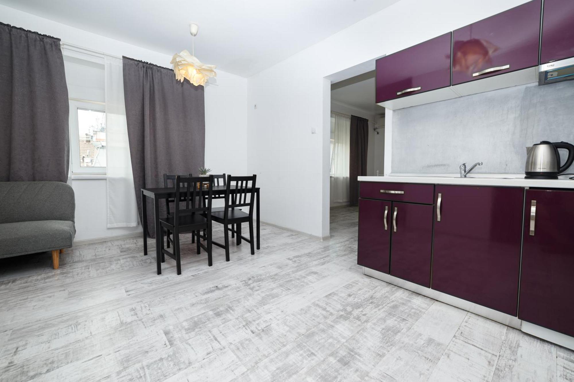 Color Old Town Center Apartment Bukarest