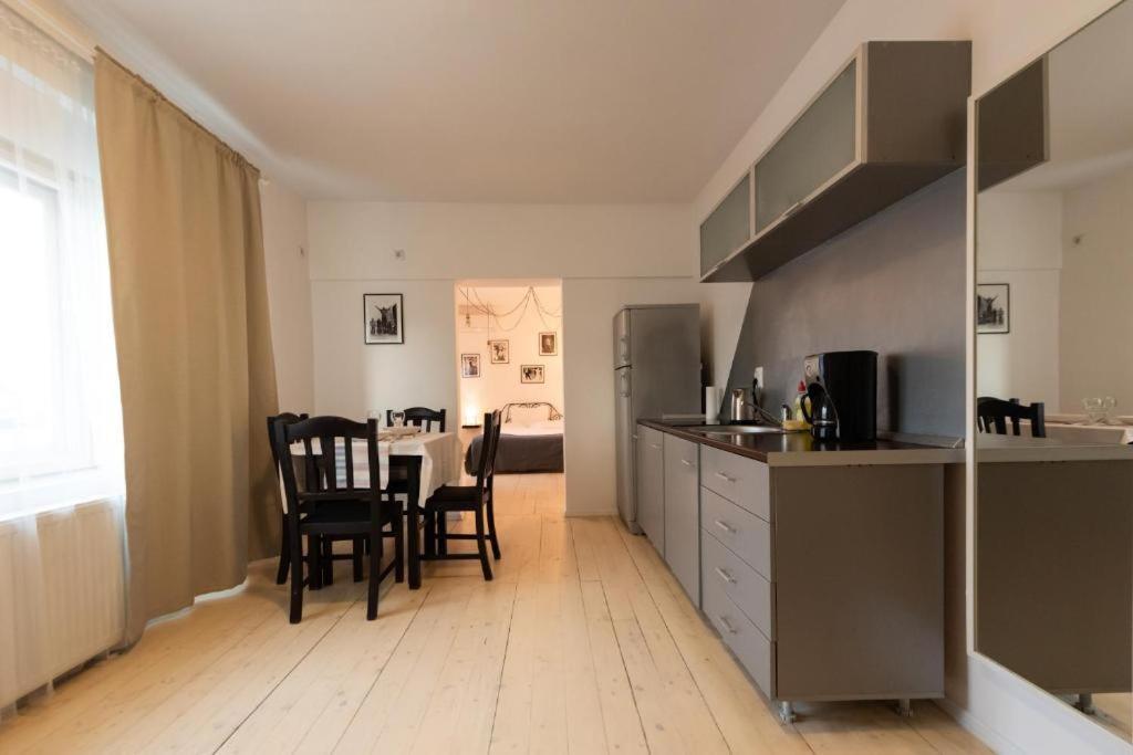 Apartment Color Old Town Center Bukarest