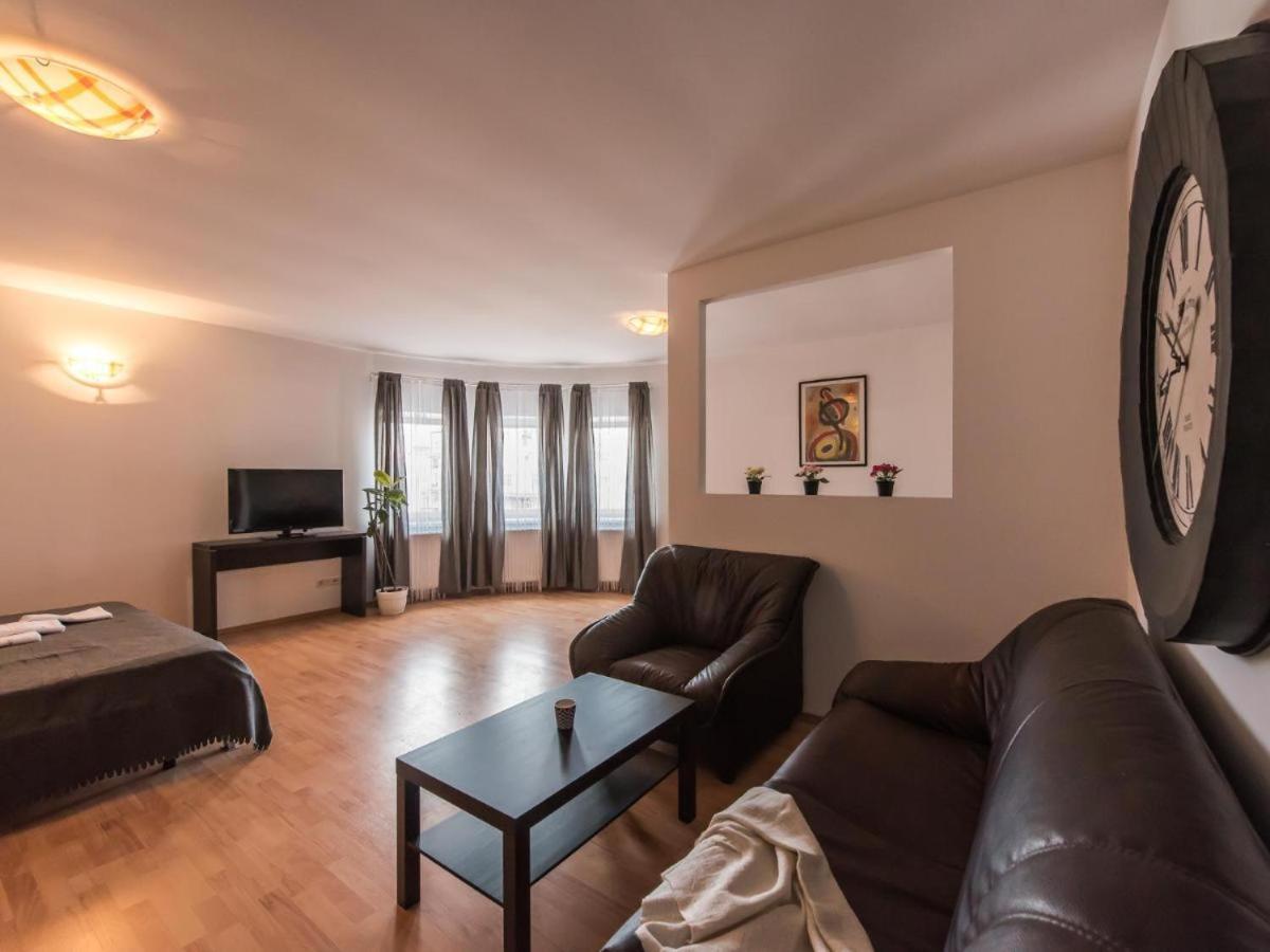 Apartment Color Old Town Center *
