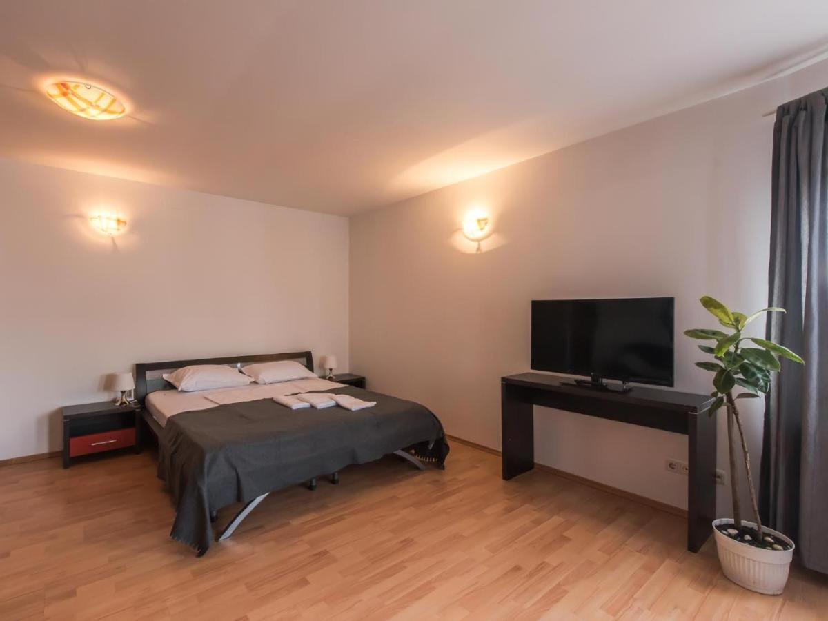 Color Old Town Center Apartment *