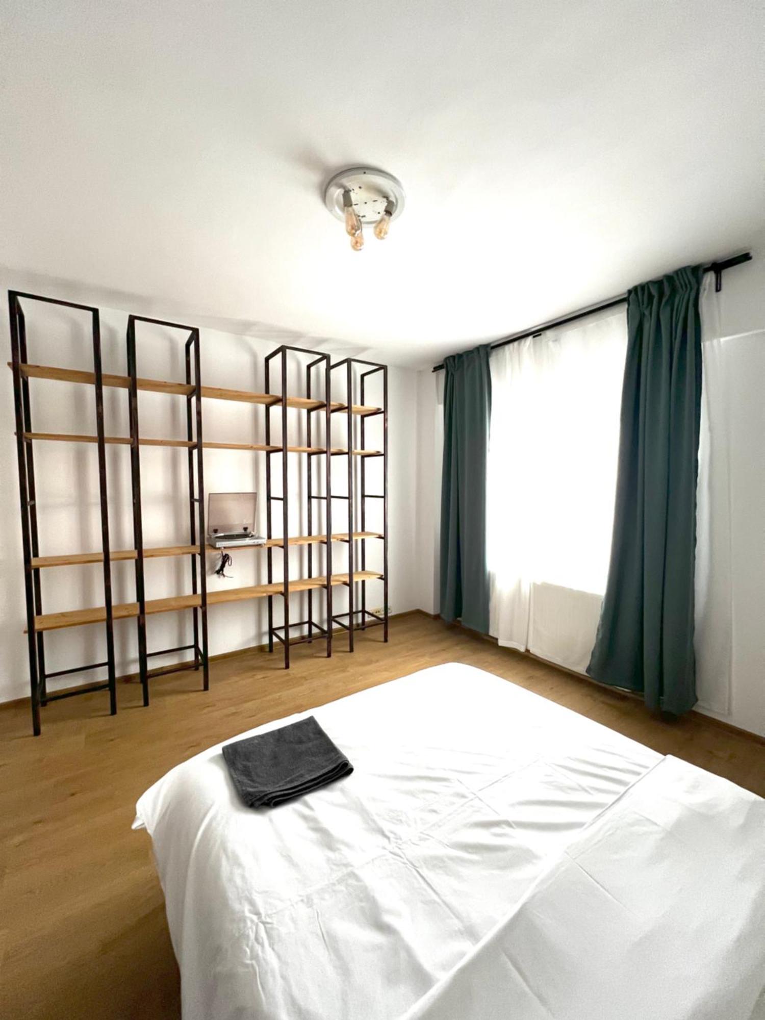 Color Old Town Center Apartment Bucharest